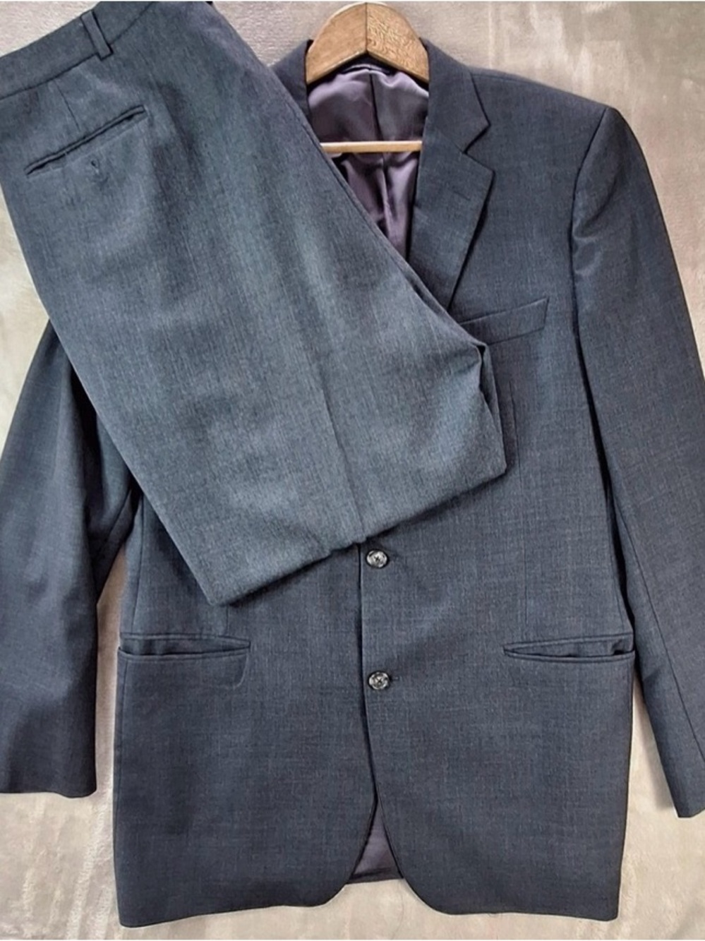 Suite Brooks Brothers, featuring their premium, flagship 1818 Fitzgerald series